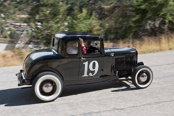 19 Tom Wentworth - 1932 Ford 5-Window Coupe - 3
