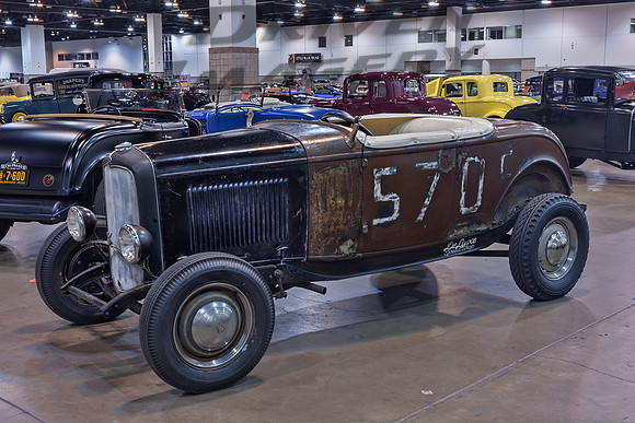 1932 Ford Roadster 570C - DeLuxe Speed Shop - 1