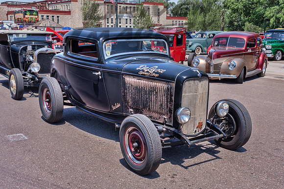 1932 Ford 3-Window Coupe - DeLuxe Speed Shop - 1