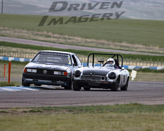 0 Martin Willis - 1984 Volkswagen Scirocco & 19 Richard Bowler - 1965 MG MGB - 1
