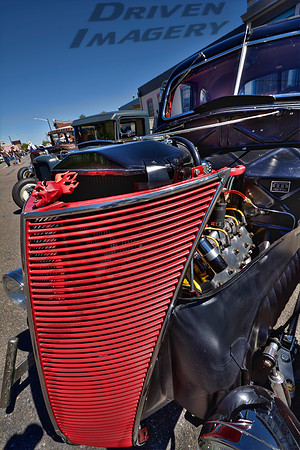Ford Red Devil & Black Coupe - Front