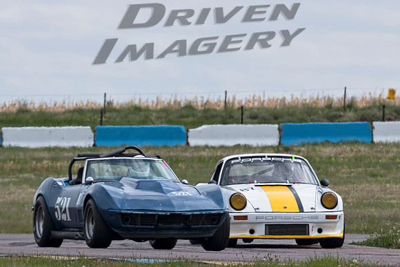 521 Gary Gresge - 1968 Chevrolet Corvette & 87 David Chase - 1974 Porsche 911 IROC - 1