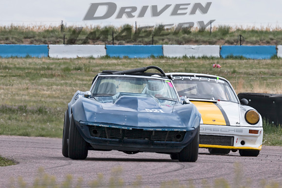521 Gary Gresge - 1968 Chevrolet Corvette & 87 David Chase - 1974 Porsche 911 IROC - 2