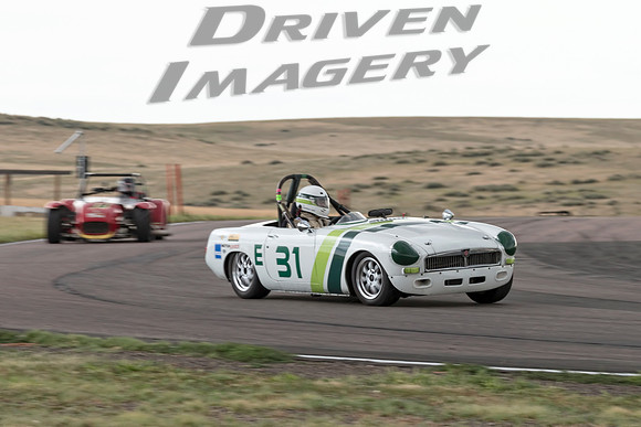 31 Jonathan Lane - 1966 MG MGB - 3