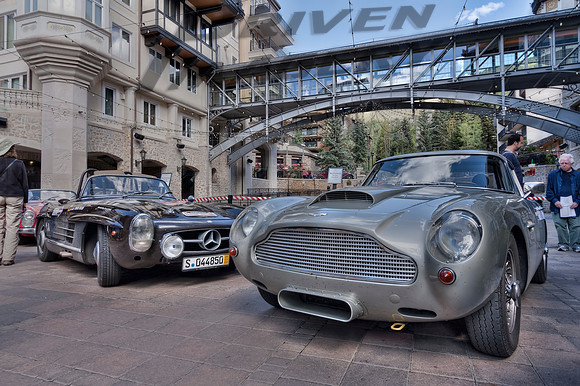 91 Bruce McCaw - 1961 Aston Martin DB4GT & 121 Mike Kunz - 1962 Mercedes Benz 300SL Roadster - 2