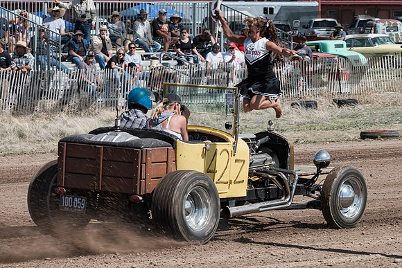 42Z Mark & Leigh Kahre - 1927 Ford Model T Roadster - 3