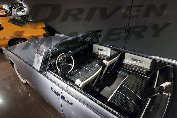 1965 Lincoln Continental Convertible - 2