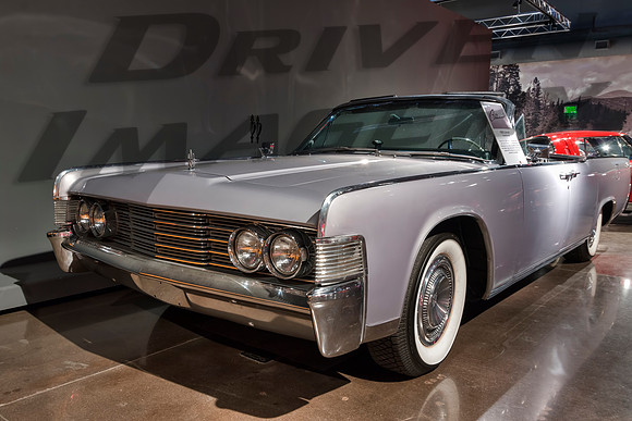 1965 Lincoln Continental Convertible - 3