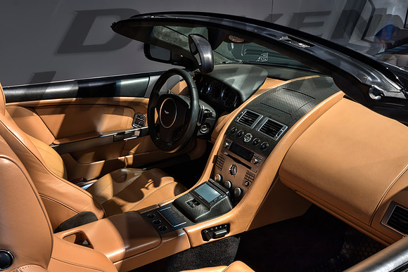 Aston Martin DB9 - 3