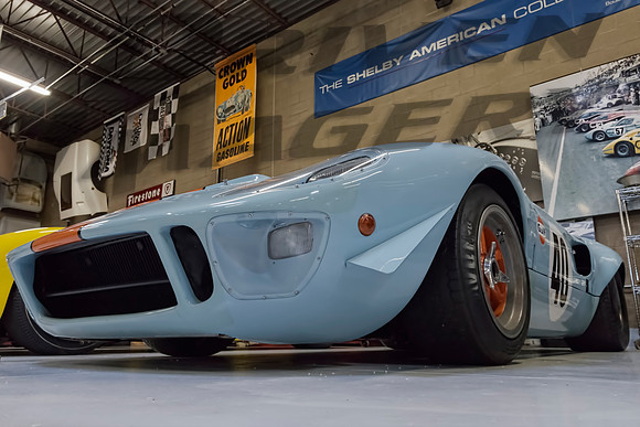 1968 Ford GT40 P-1074 Gulf - 1