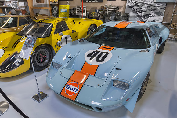 1968 Ford GT40 P-1074 Gulf - 2