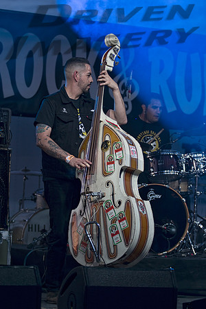 The Rythm Shakers on the Main Stage - 10