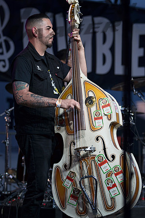 The Rythm Shakers on the Main Stage - 12