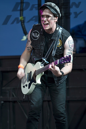 The Rythm Shakers on the Main Stage - 13