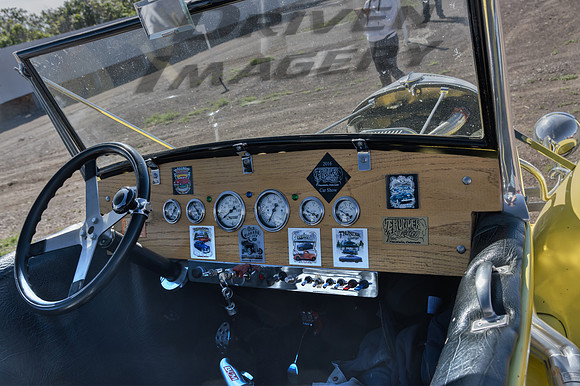 1932 Ford Roadster - 4
