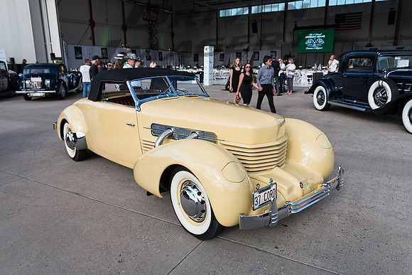 1937 Cord Supercharged Cabriolet - 6