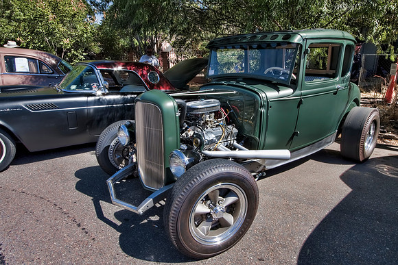 Green 31 Ford - 32 Riley