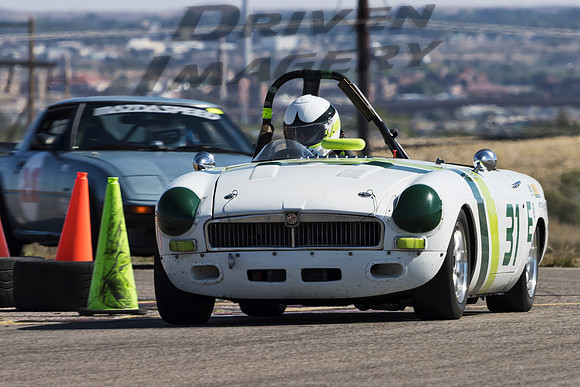 31 Jonathan Lane - 1966 MG MGB - 2