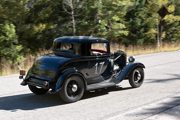 17 Willy Snyder - 1932 Ford 3-Window Coupe - 3