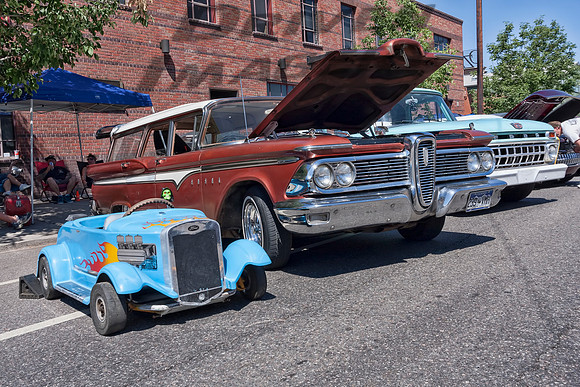 1932 Ford Roadster Toy Car & 1959 Edsel Villager Wagon - 1