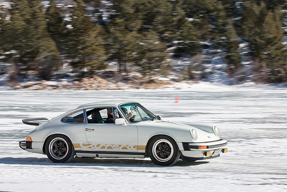 Porsche 911 Carrera - White & Gold - 22