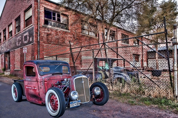 Abondon Warehouse & Car