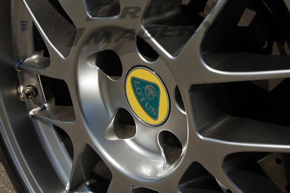 Lotus Esprite V8 - Wheel Emblem