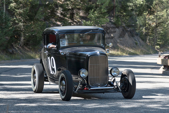 19 Tom Wentworth - 1932 Ford 5-Window Coupe - 4