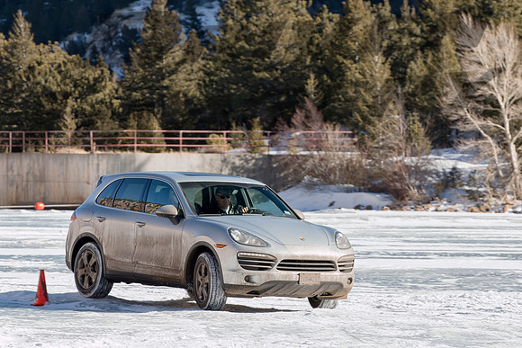 2013 Porsche Cayenne - Pioneer - 2